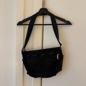 LE SPORTSAC LESPORTSAC MINIMALIST ALL BLACK XBODY CROSSBODY BAG